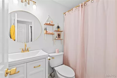 Bath - 23388 Forest Haven Dr, Wright City, MO 63390 photo 2 of 3