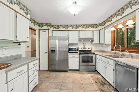 Kitchen - 15740 Ruby Ln, Wright City, MO 63390 photo 2 of 2