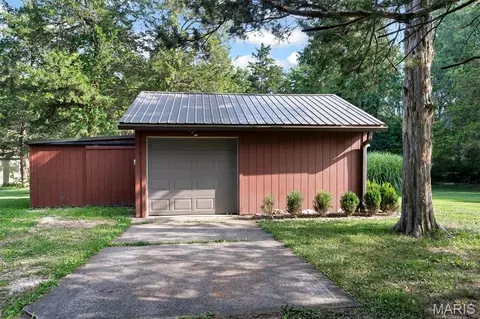 Exterior - 15740 Ruby Ln, Wright City, MO 63390 photo 8 of 15