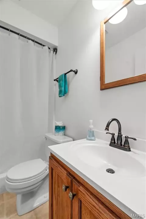 Bath - 15740 Ruby Ln, Wright City, MO 63390 photo 2 of 3