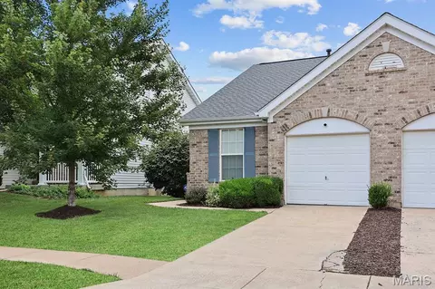 52 Jost Villa Dr, Florissant, MO 63034