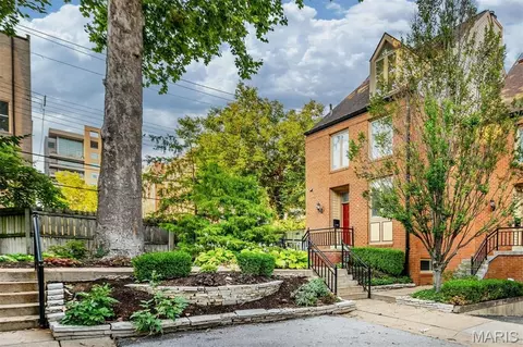 114 W Pine Pl #7, Saint Louis, MO 63108
