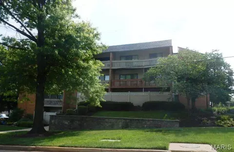 950 E Rue De La Banque #L7, Saint Louis, MO 63141