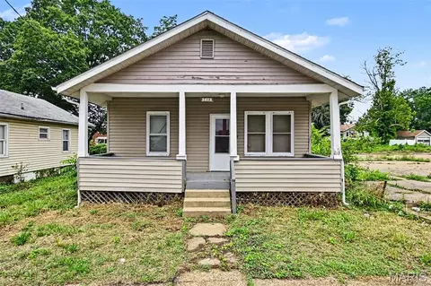 5823 Helen Ave, Jennings, MO 63136