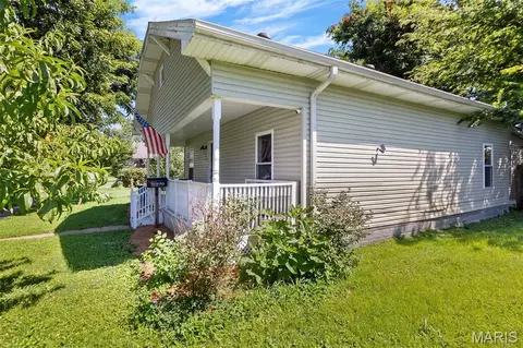 212 W Davidson Ave, Chaffee, MO 63740 photo 3