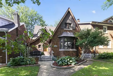 4144 Holly Hills Blvd, Saint Louis, MO 63116