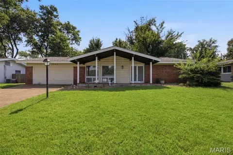 1552 Rathford Dr, Saint Louis, MO 63146