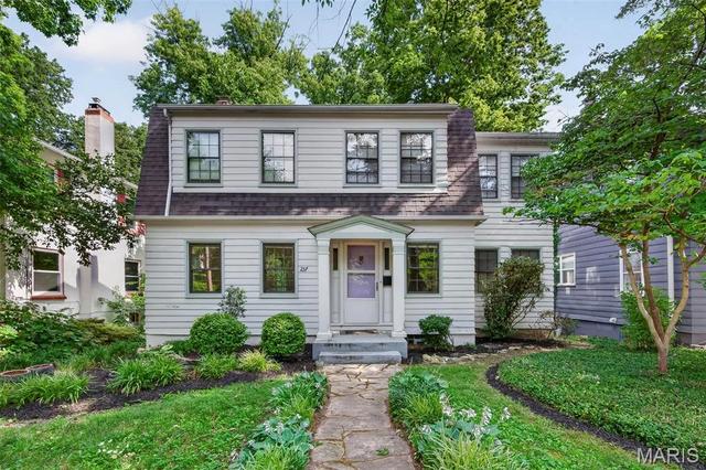 237 Kerruish Pl, Webster Groves, MO 63119