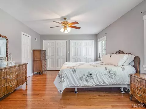 Bedroom - 719 Waterloo Dr, Waterloo, IL 62298 photo 2 of 4