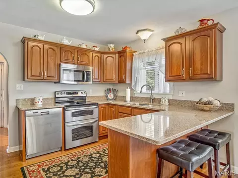 Kitchen - 719 Waterloo Dr, Waterloo, IL 62298 photo 1 of 3