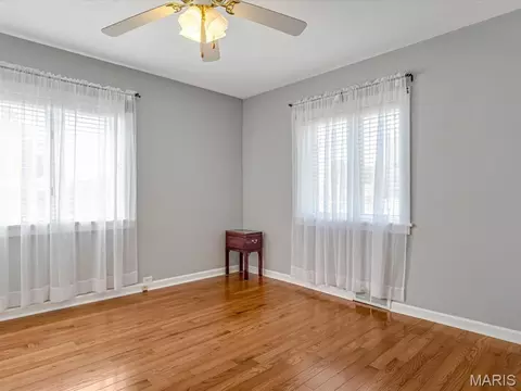 Bedroom - 719 Waterloo Dr, Waterloo, IL 62298 photo 3 of 4