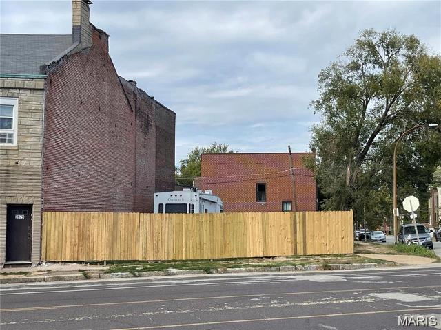 3673 S Broadway, Saint Louis, MO 63118