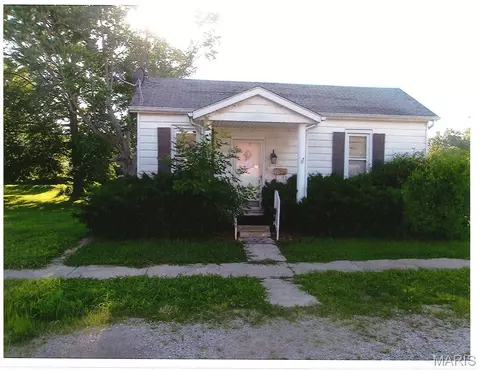 200 N Clinton St, New Athens, IL 62264