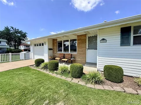 1044 Hume St, Perryville, MO 63775