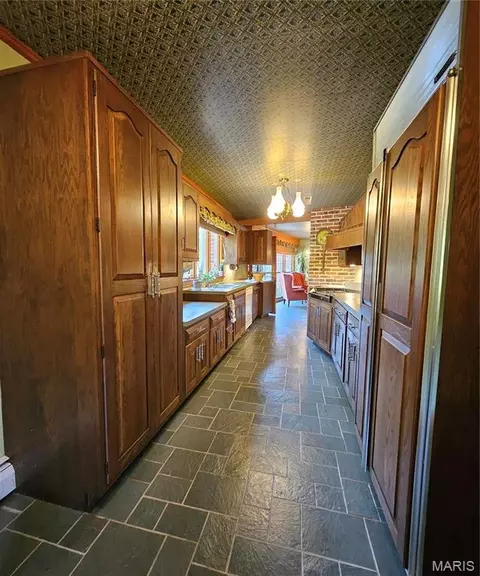 Kitchen - 1 Meadowbrook Hts, Hannibal, MO 63401 photo 4 of 4