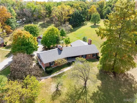 Exterior - 1 Meadowbrook Hts, Hannibal, MO 63401 photo 2 of 22