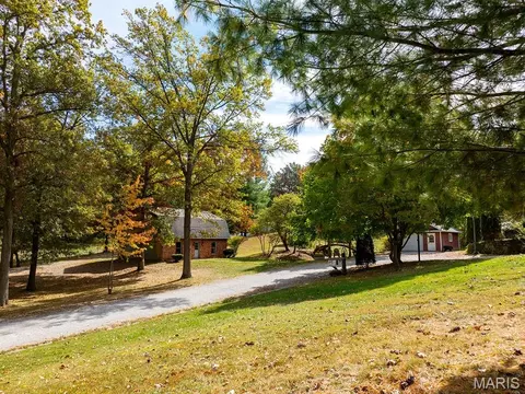 Exterior - 1 Meadowbrook Hts, Hannibal, MO 63401 photo 4 of 22