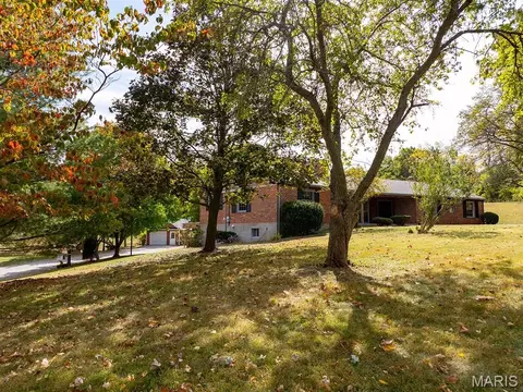 Exterior - 1 Meadowbrook Hts, Hannibal, MO 63401 photo 3 of 22