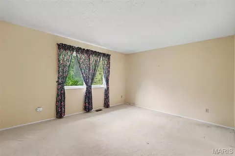 Bedroom - 1301 Mautenne Dr, Manchester, MO 63021 photo 1 of 5
