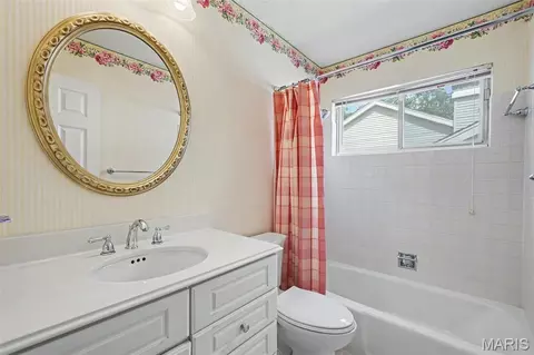 Bath - 1301 Mautenne Dr, Manchester, MO 63021 photo 2 of 2