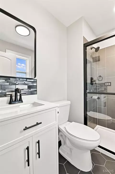 Bath - 3532 Circle Dr, Imperial, MO 63052 photo 2 of 6