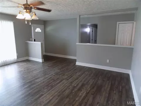 Living - 1605 Mccutchen Rd, Rolla, MO 65401 photo 3 of 4