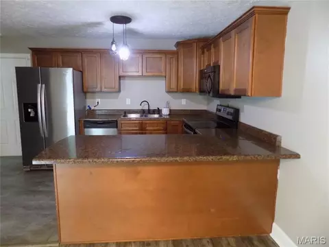 Kitchen - 1605 Mccutchen Rd, Rolla, MO 65401 photo 2 of 2