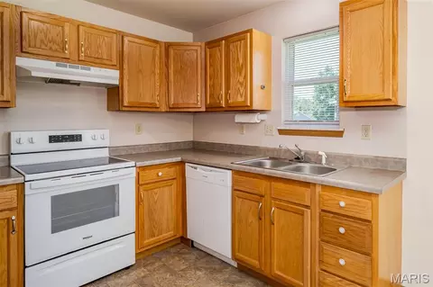 Kitchen - 2 Iron Hill Ct, Saint Clair, MO 63077 photo 2 of 2