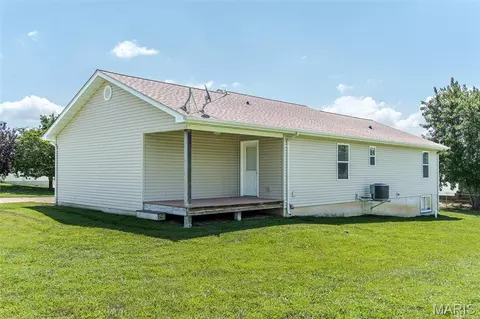 Exterior - 2 Iron Hill Ct, Saint Clair, MO 63077 photo 3 of 5