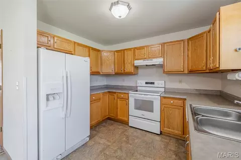 Kitchen - 2 Iron Hill Ct, Saint Clair, MO 63077 photo 1 of 2