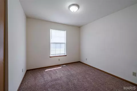 Bedroom - 2 Iron Hill Ct, Saint Clair, MO 63077 photo 2 of 4