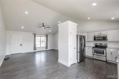 Living - 181 Glen Dr, Jackson, MO 63755 photo 1 of 4
