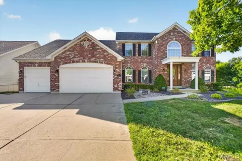 4551 Kerth Forest Dr, Saint Louis, MO 63128
