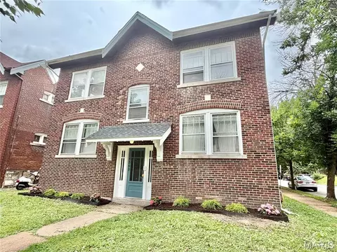 4560 Flad Ave, Saint Louis, MO 63110