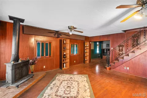 Living - 110 E Main St, Hayti, MO 63851 photo 3 of 5