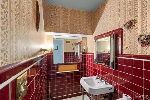 Bath - 110 E Main St, Hayti, MO 63851 photo 3 of 3