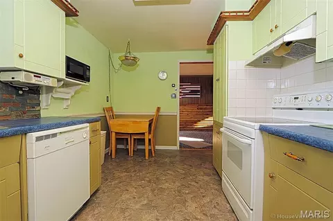 Kitchen - 5049 State Highway 72, Jackson, MO 63755 photo 4 of 7