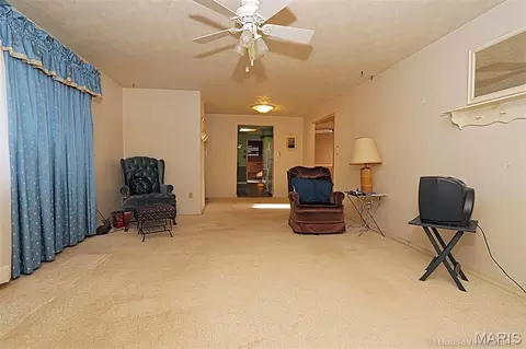 Living - 5049 State Highway 72, Jackson, MO 63755 photo 2 of 5