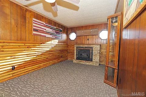 Living - 5049 State Highway 72, Jackson, MO 63755 photo 3 of 5