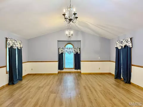 Living - 16482 Shady Mount Dr, Dexter, MO 63841 photo 4 of 4