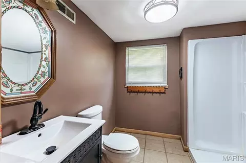 Bath - 71 Shady Oaks Dr, Eureka, MO 63025 photo 3 of 3