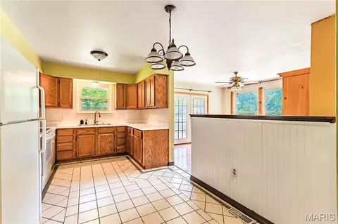 Kitchen - 71 Shady Oaks Dr, Eureka, MO 63025 photo 1 of 5