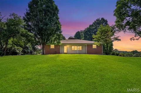 3278 Taylor Ave, Bridgeton, MO 63044