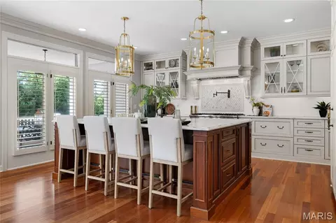 Kitchen - 41 Manderleigh Est, Frontenac, MO 63131 photo 1 of 4