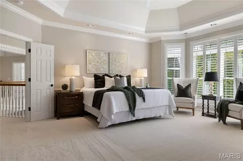 Bedroom - 41 Manderleigh Est, Frontenac, MO 63131 photo 3 of 10