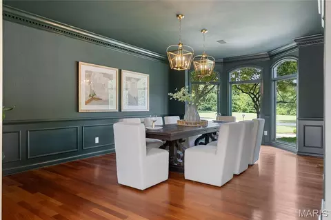 Dining - 41 Manderleigh Est, Frontenac, MO 63131 photo 1 of 5