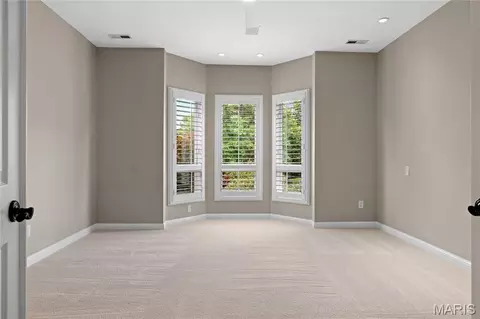 Bedroom - 41 Manderleigh Est, Frontenac, MO 63131 photo 5 of 10