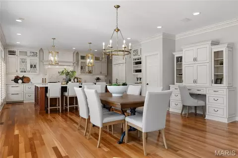 Dining - 41 Manderleigh Est, Frontenac, MO 63131 photo 4 of 5