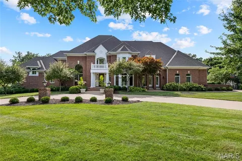 41 Manderleigh Est, Frontenac, MO 63131