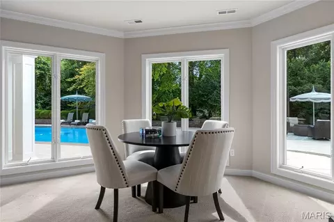 Dining - 41 Manderleigh Est, Frontenac, MO 63131 photo 5 of 5